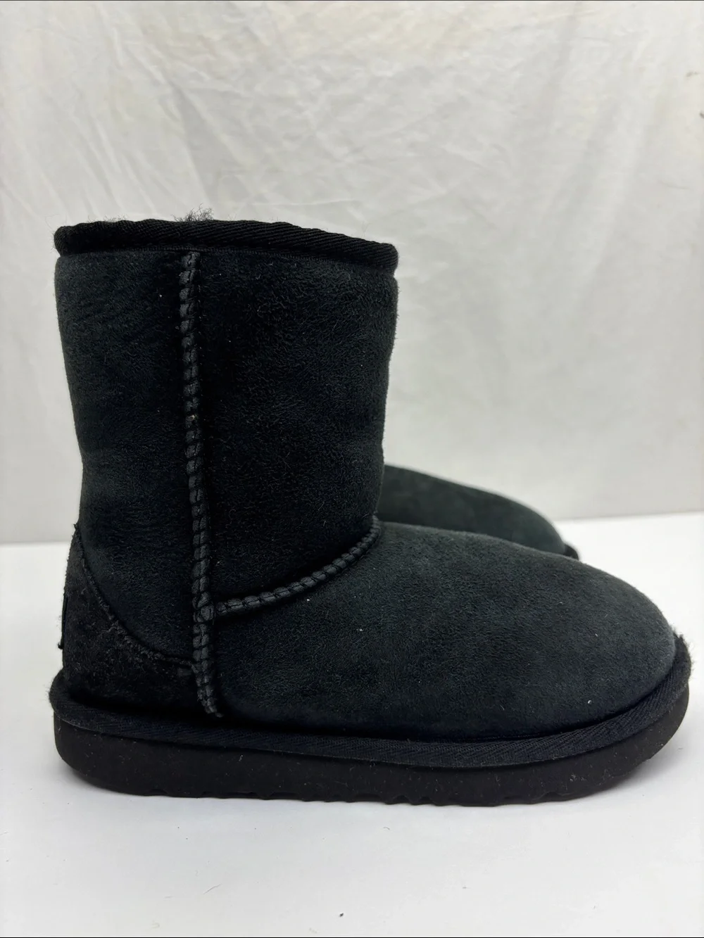 UGG Classic short boots, size 13 for Lott girl, box 73